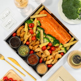 Форель с креветками и брокколи